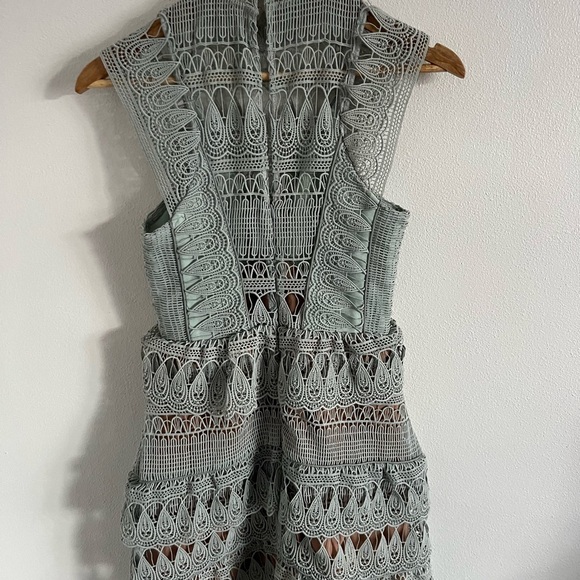 SELF PORTRAIT
Teardrop Guipure Paneled Mini Dress, size 4 - Picture 4 of 7